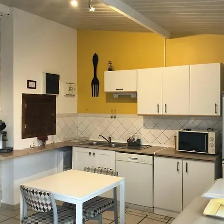 Holiday home Charmante Maison Dans La Vallee De La Charente Vouleme