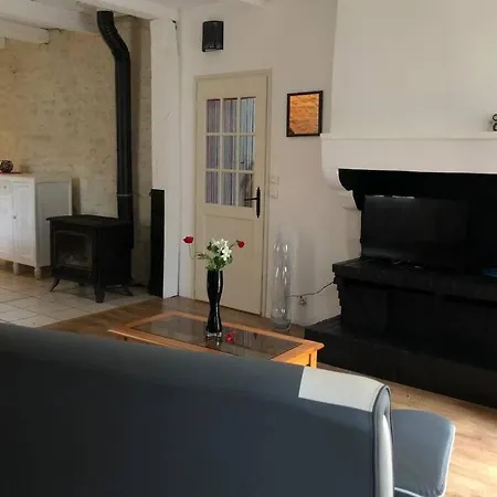 Holiday home Charmante Maison Dans La Vallee De La Charente Vouleme
