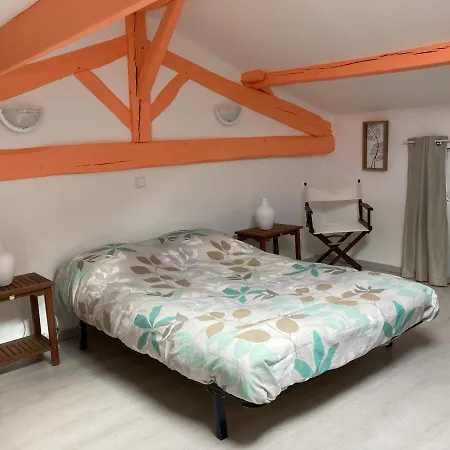 Holiday home Charmante Maison Dans La Vallee De La Charente Vouleme